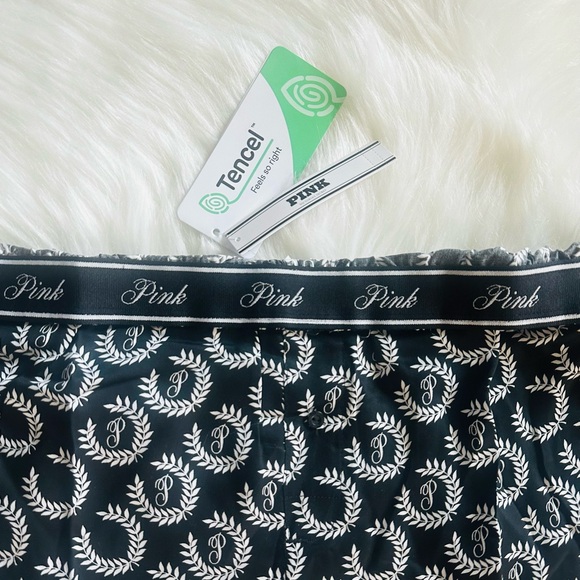 NWT 🖤 VS PINK The “BOXY PAJAMA SHORT” - Picture 7 of 10